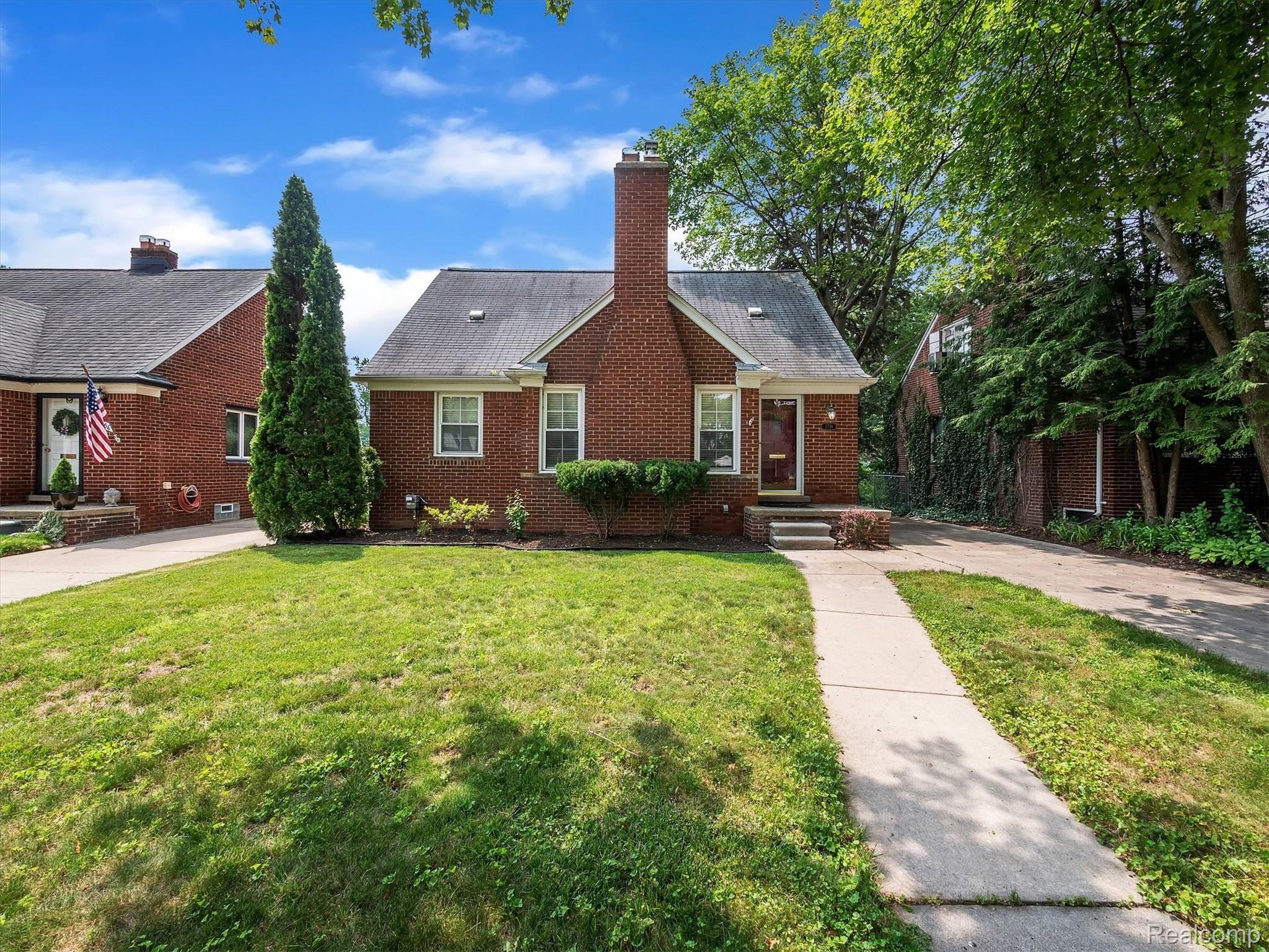 2736 Pembroke Road Birmingham, MI 48009 - Photo 1 of 36 2736 Pembroke Rd