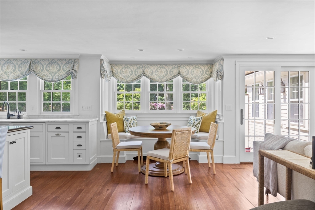 107 Leavitt Street Hingham, MA 02043 - Photo 4 of 24