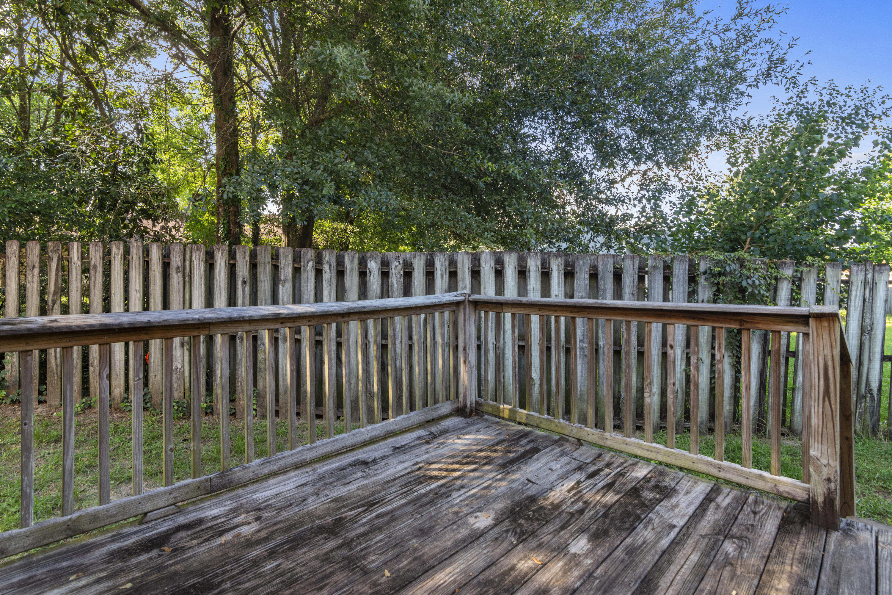 414 Ashley Drive Crestview, FL 32536 - Photo 25 of 29 a view of wooden deck