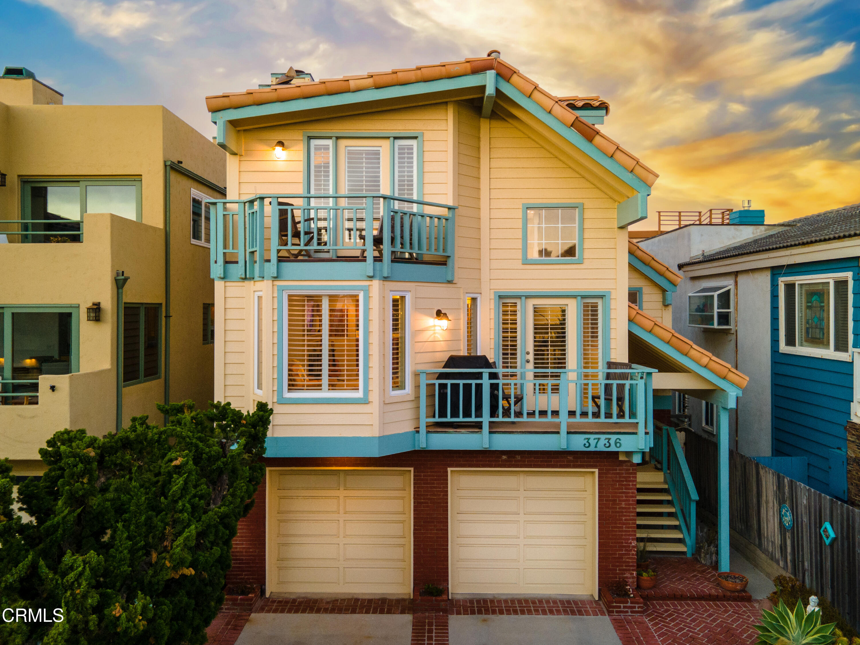 3736 Ocean Drive Oxnard, CA 93035 - Photo 35 of 35 a front view of a house with a yard