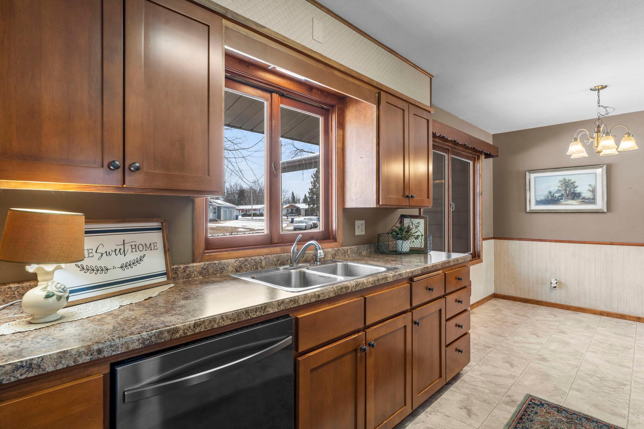 112 Elbert Drive Rice Lake, WI 54868 - Photo 4 of 44