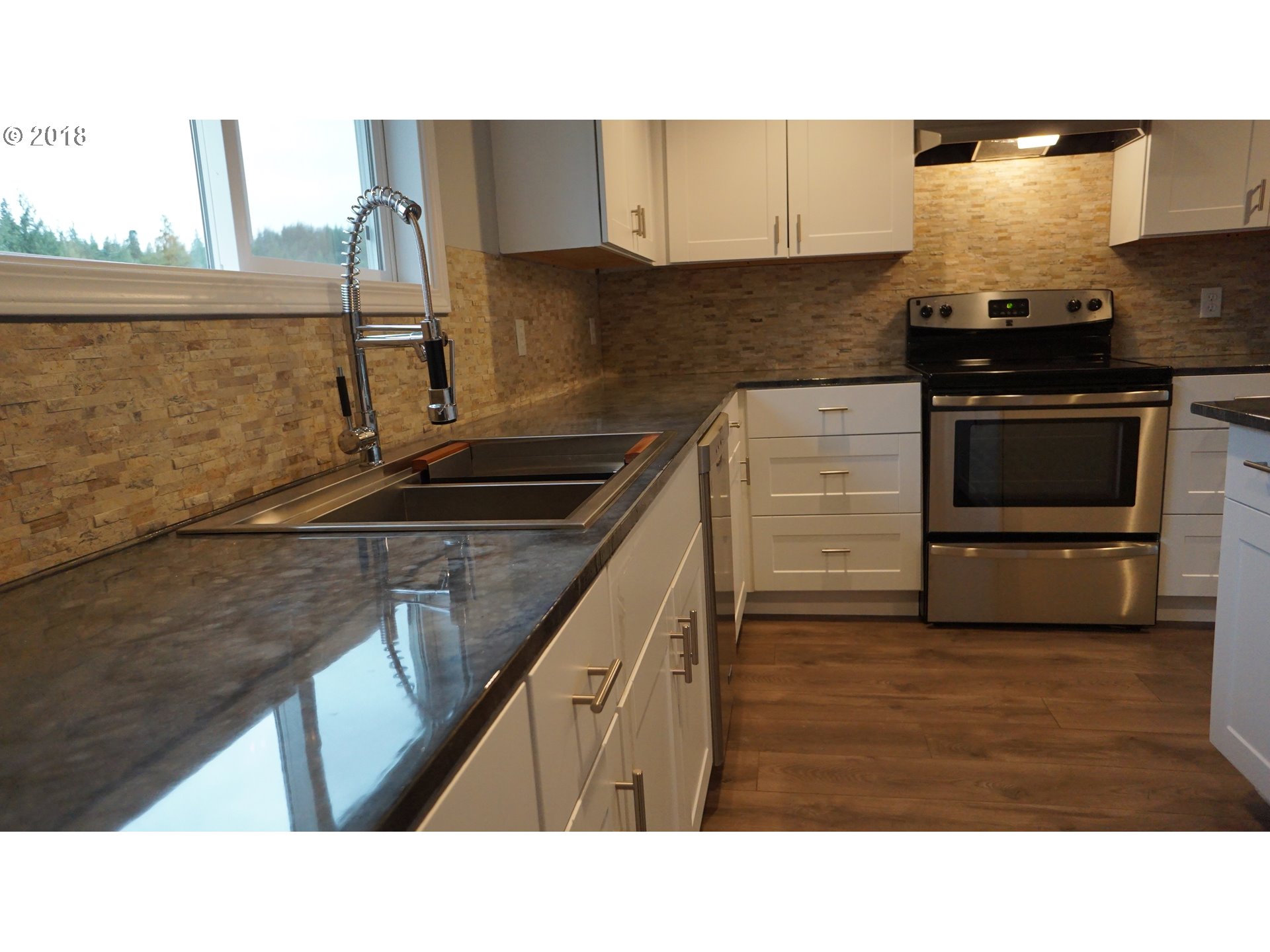 2015 Maple Street Myrtle Point, OR 97458 - Photo 7 of 26 Gallery Image 7