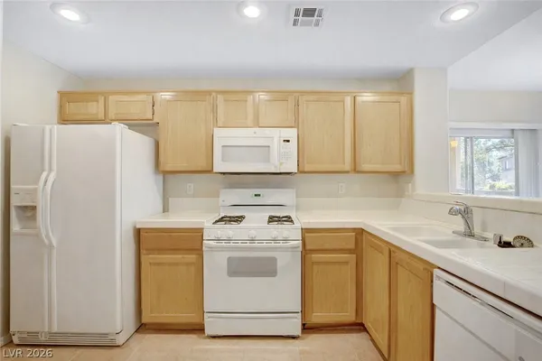 $1,375 | 8501 West University Avenue, Unit 1107, Las Vegas, NV 89147