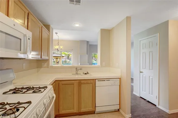 $1,375 | 8501 West University Avenue, Unit 1107, Las Vegas, NV 89147