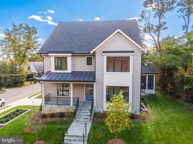 $2,850,000 | 4102 18th Road North, Arlington, VA 22207