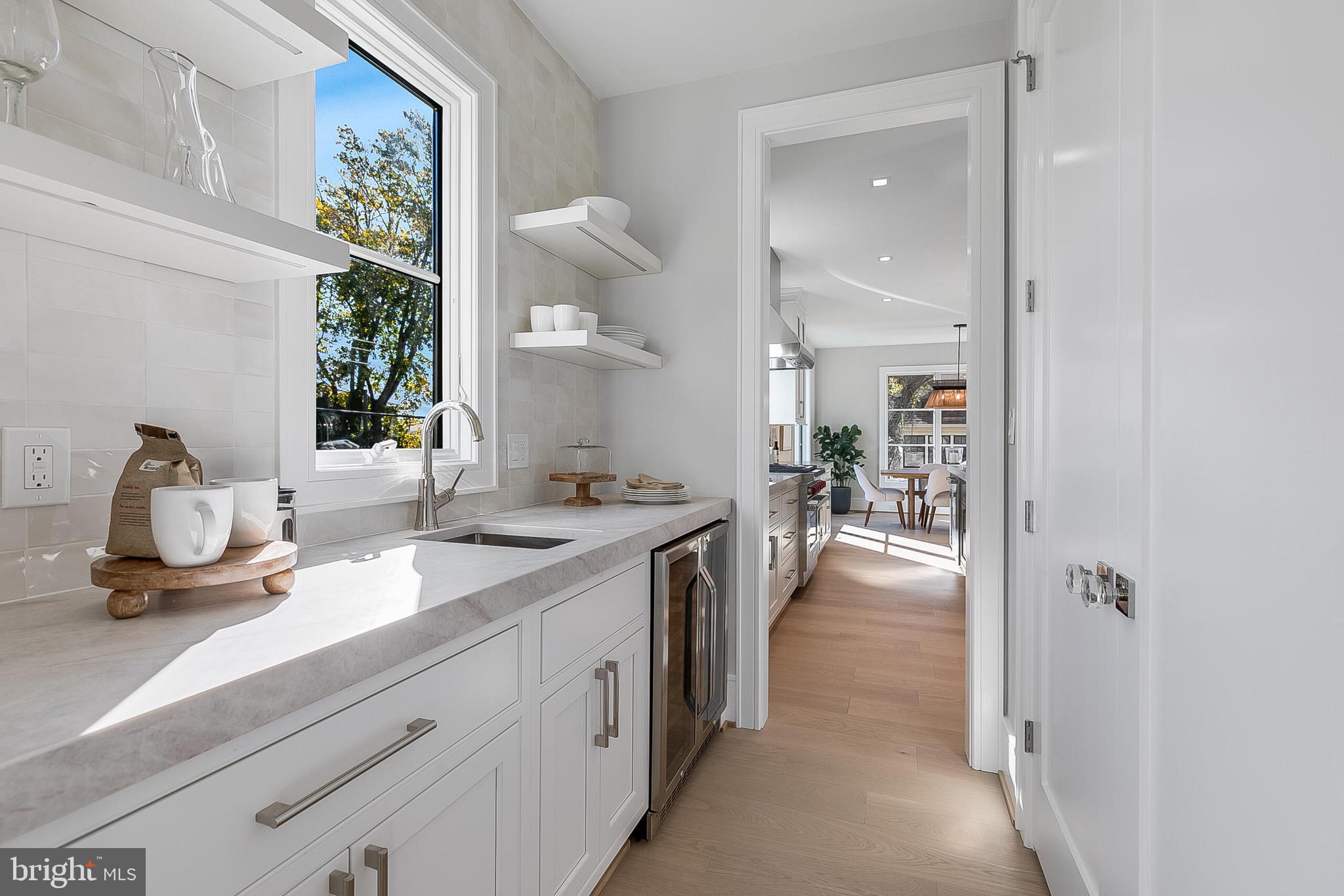 4102 18th Road North Arlington, VA 22207 - Photo 17 of 74 Butler's pantry