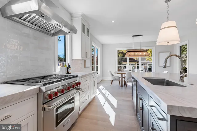 $2,850,000 | 4102 18th Road North, Arlington, VA 22207