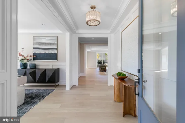 $2,850,000 | 4102 18th Road North, Arlington, VA 22207