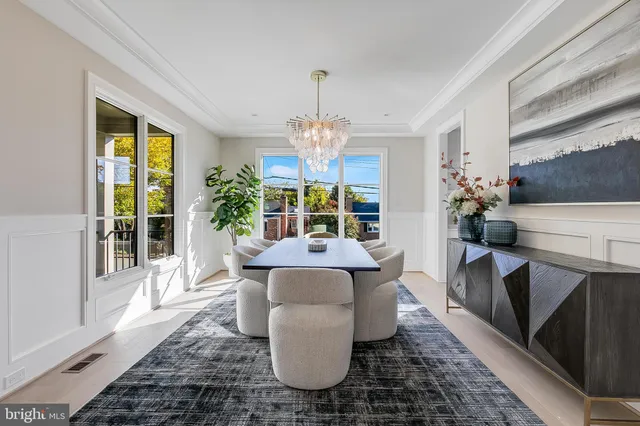 $2,850,000 | 4102 18th Road North, Arlington, VA 22207