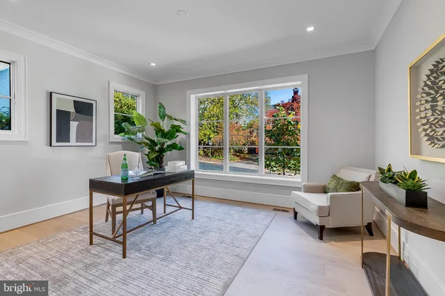 $2,850,000 | 4102 18th Road North, Arlington, VA 22207