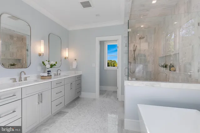 $2,850,000 | 4102 18th Road North, Arlington, VA 22207