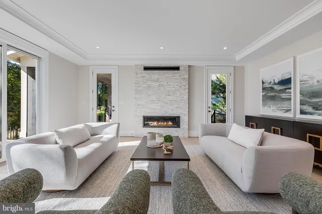 $2,850,000 | 4102 18th Road North, Arlington, VA 22207