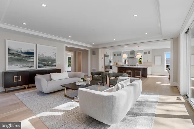 $2,850,000 | 4102 18th Road North, Arlington, VA 22207