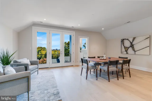 $2,850,000 | 4102 18th Road North, Arlington, VA 22207