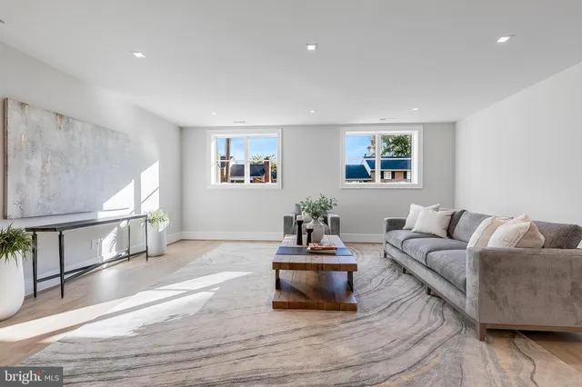 $2,850,000 | 4102 18th Road North, Arlington, VA 22207