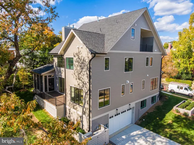$2,850,000 | 4102 18th Road North, Arlington, VA 22207