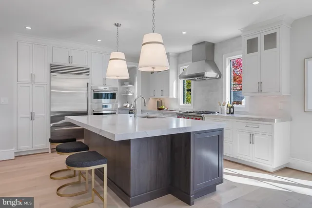 $2,850,000 | 4102 18th Road North, Arlington, VA 22207