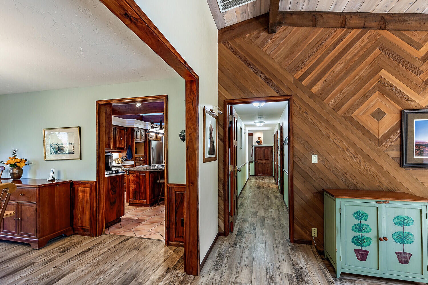 4020 Little Applegate Road Jacksonville, OR 97530 - Photo 32 of 83 32-Hallway