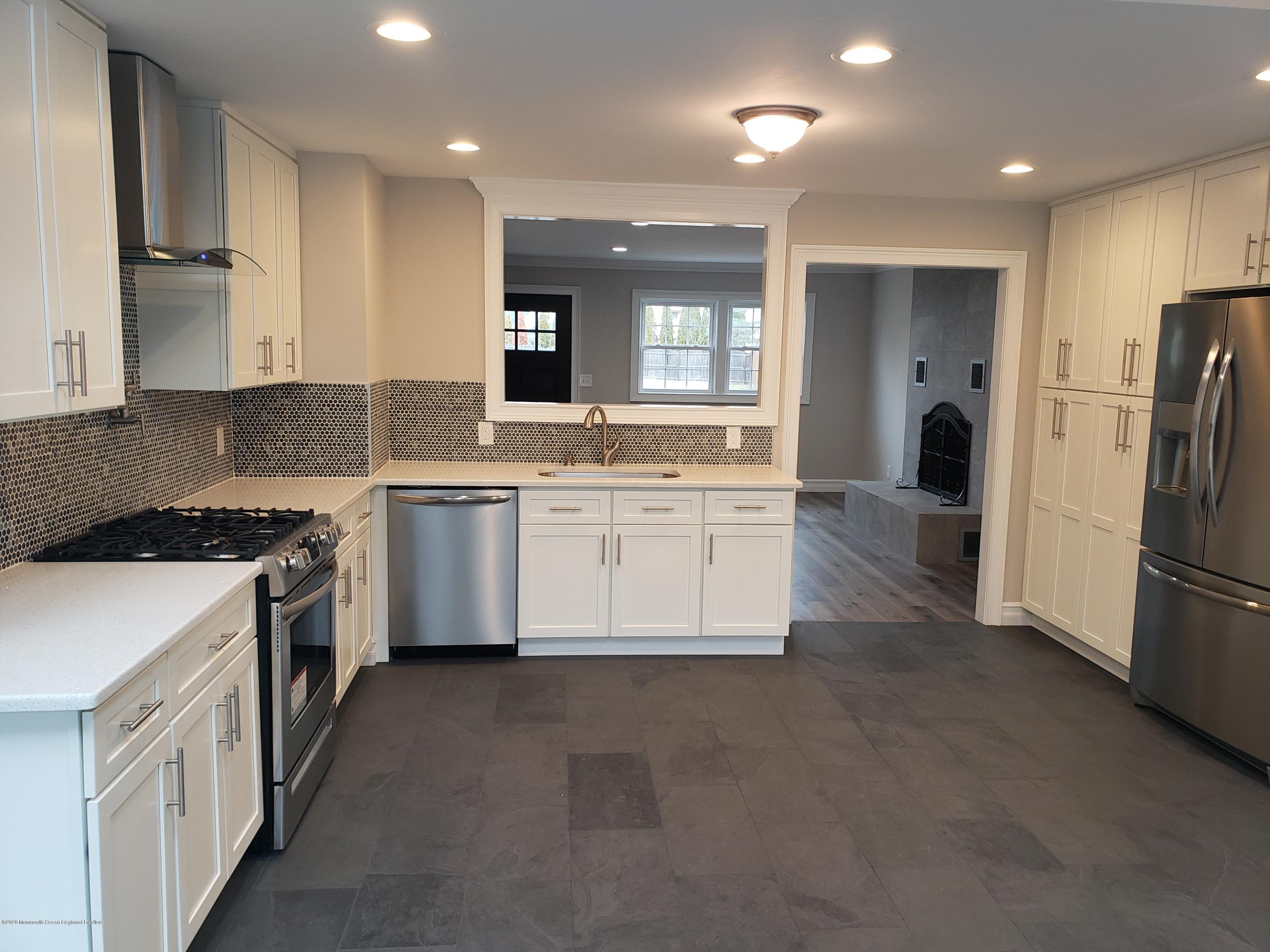 38 Appleton Drive Hazlet, NJ 07730 - Photo 7 of 21 20200205_112427