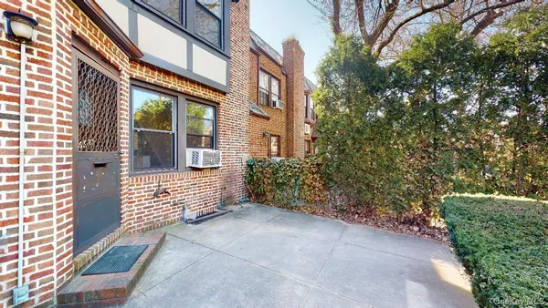 $6,000 | 68-24 Juno Street | Forest Hills