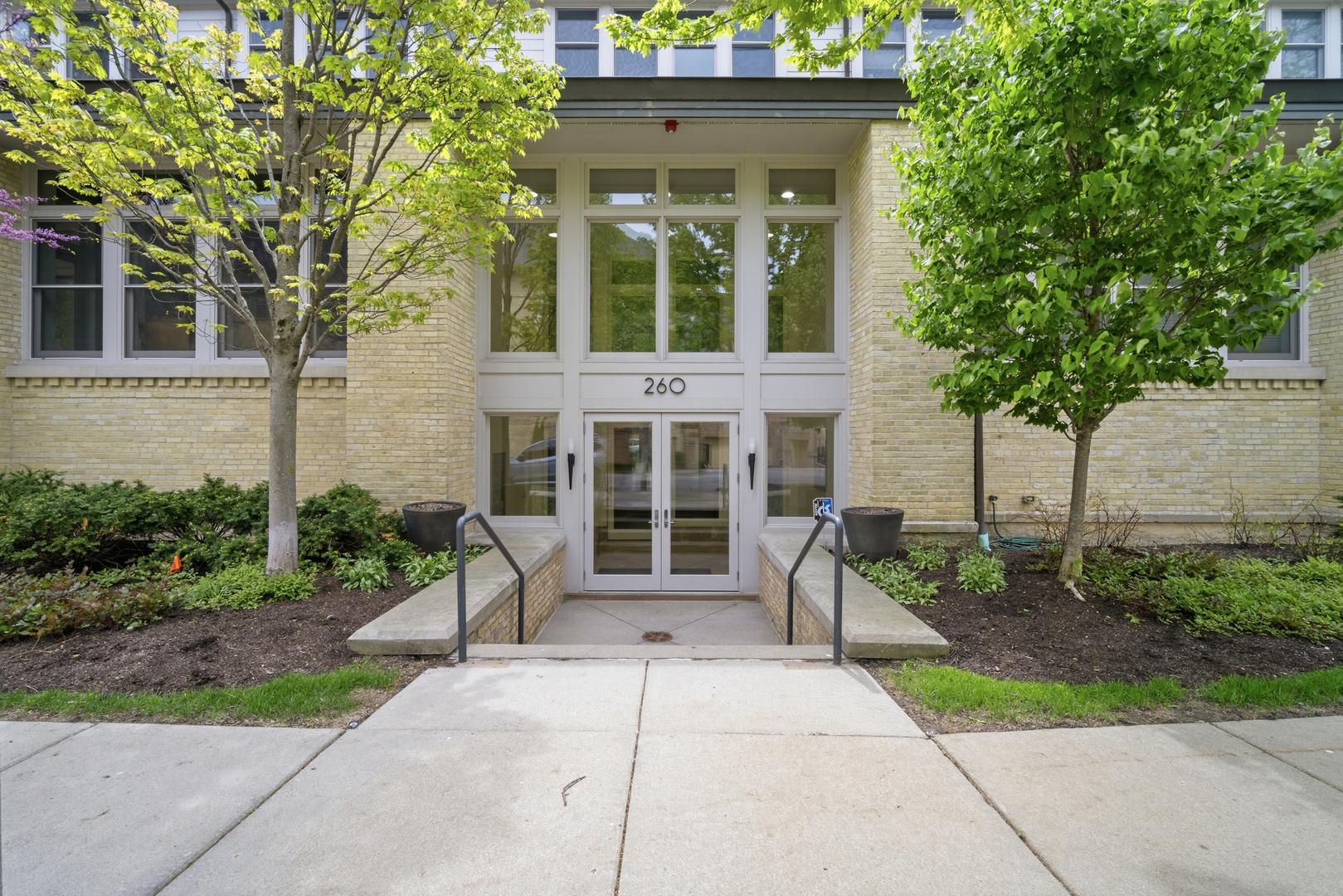 260 Whistler Road, Unit 2BC Highland Park, IL 60035 - Photo 1 of 30