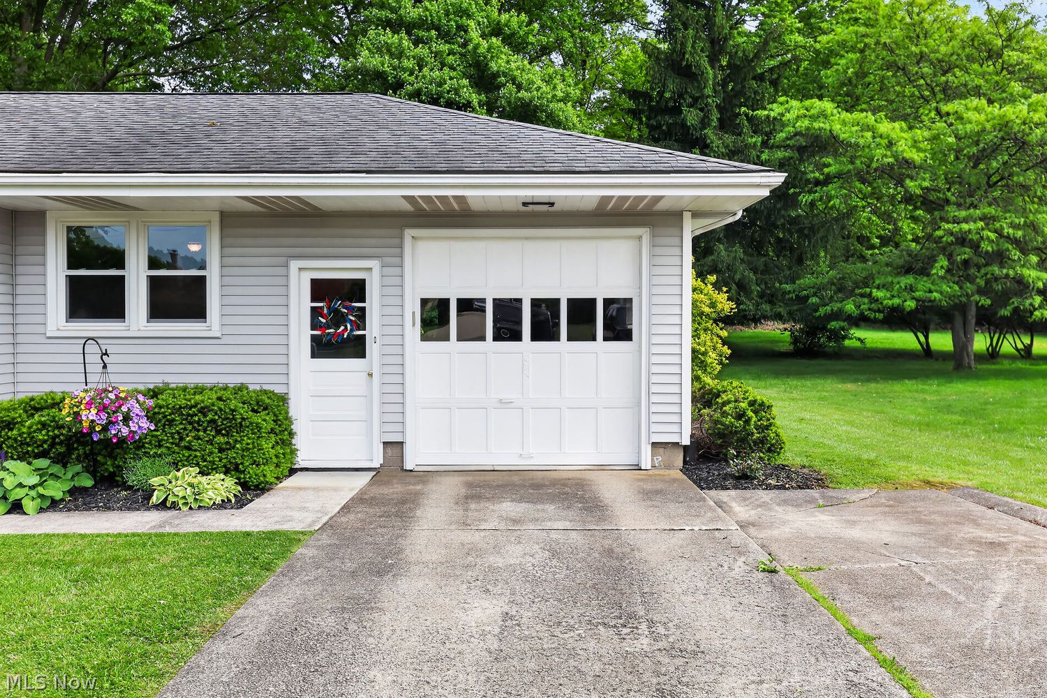 5701 Herbert Road Canfield, OH 44406 - Photo 3 of 36