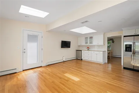 $925,000 | 20 Bullock Avenue, Barrington, RI 02806