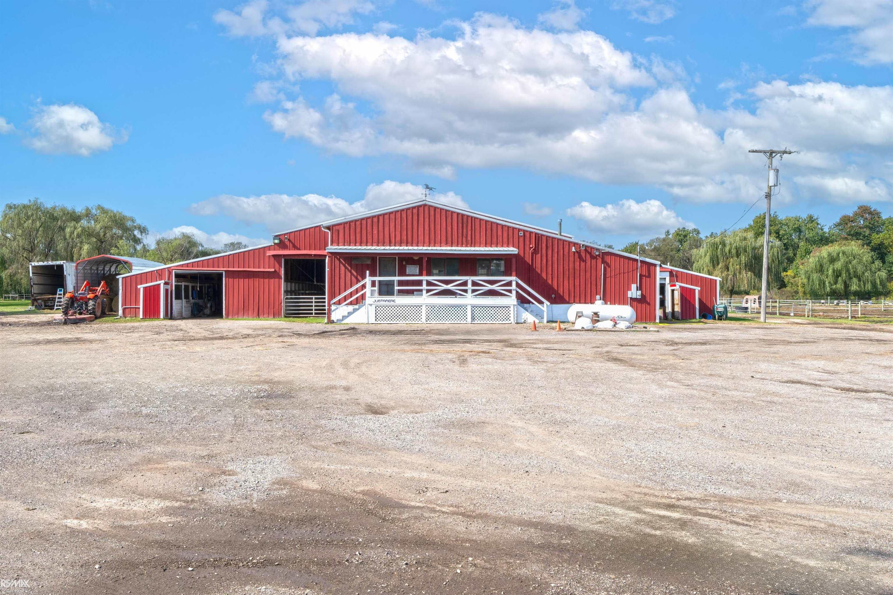 56295 Card Road Macomb, MI 48042 - Photo 9 of 69 50157298-d7585c79-4310-48de-b0c3-7753ae372da7.JPG