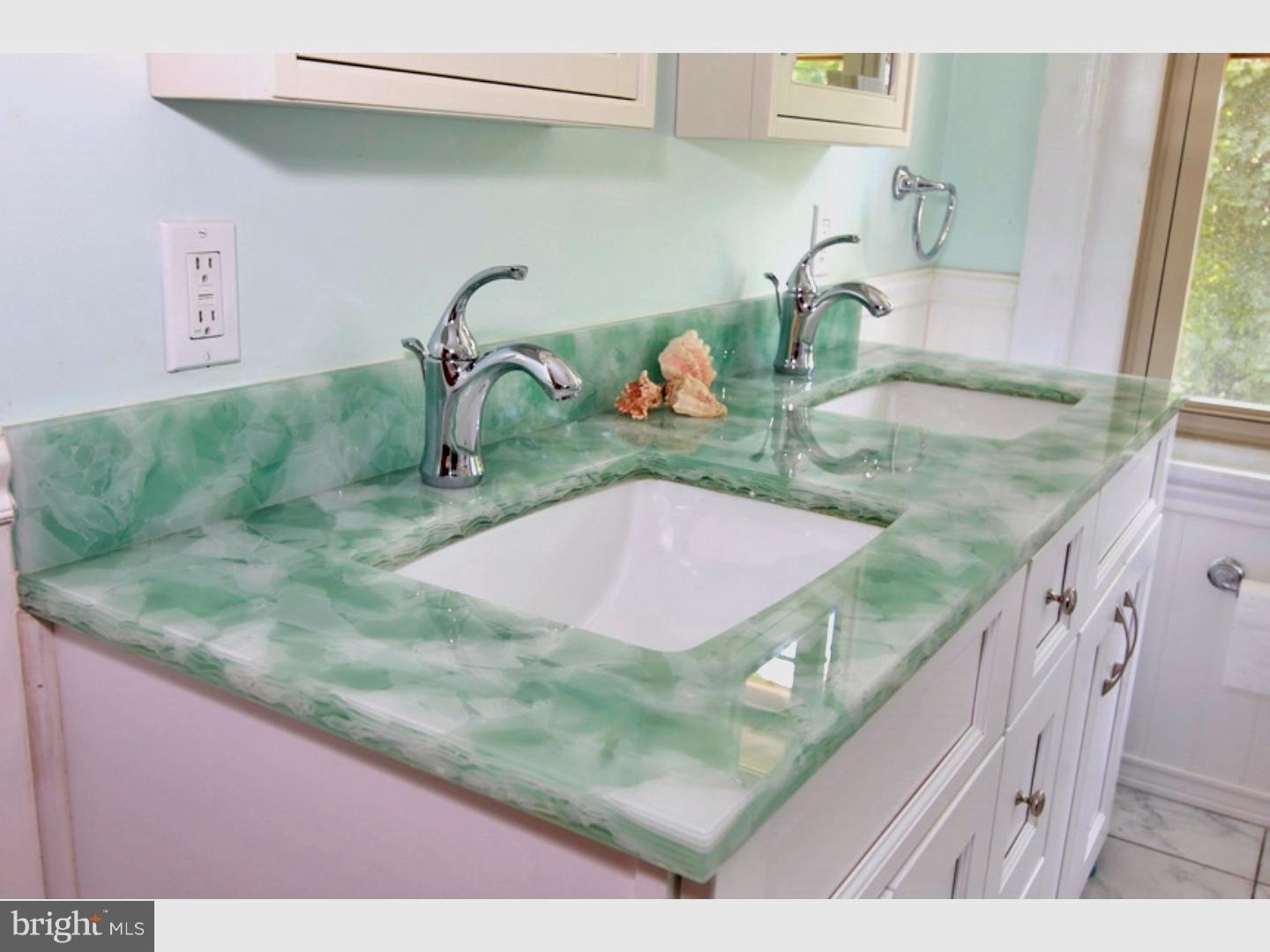 6704 Cresheim Road Philadelphia, PA 19119 - Photo 20 of 25 Bathroom