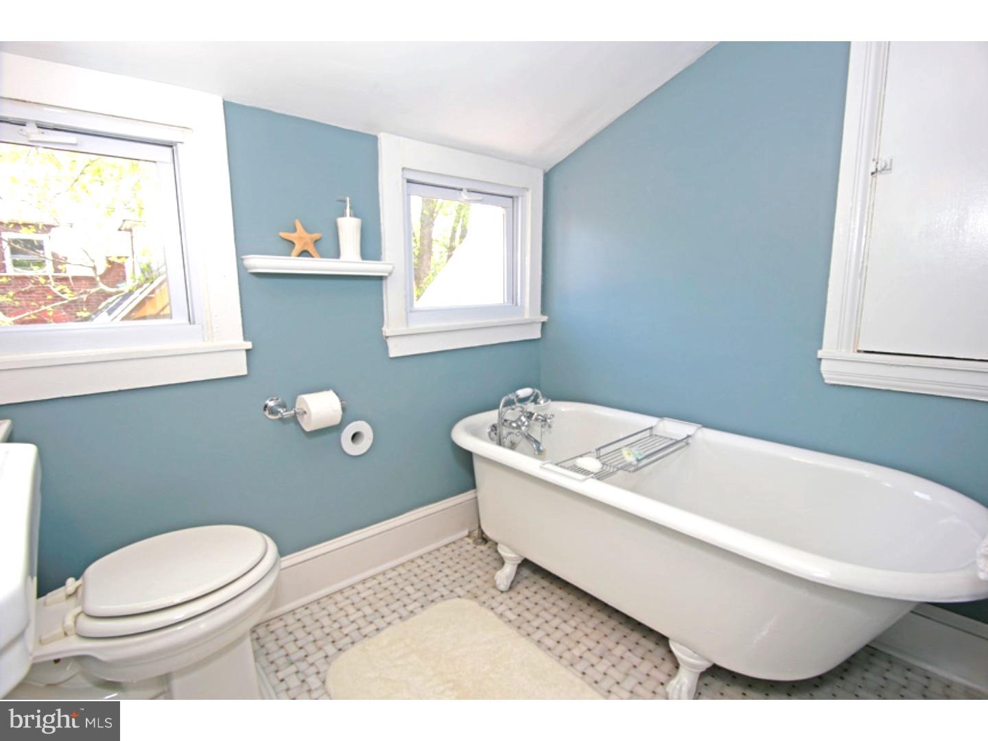 6704 Cresheim Road Philadelphia, PA 19119 - Photo 21 of 25 Bathroom