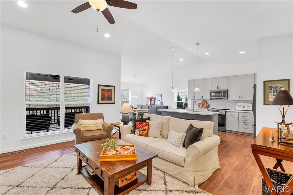 1534 Cascade Lane Eureka, MO 63025 - Photo 4 of 35