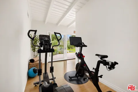 $2,250,000 | 5130 Woodley Avenue, Encino, CA 91436