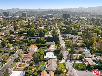 $2,250,000 | 5130 Woodley Avenue, Encino, CA 91436