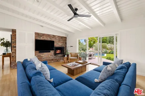$2,250,000 | 5130 Woodley Avenue, Encino, CA 91436