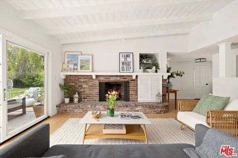 $2,250,000 | 5130 Woodley Avenue, Encino, CA 91436