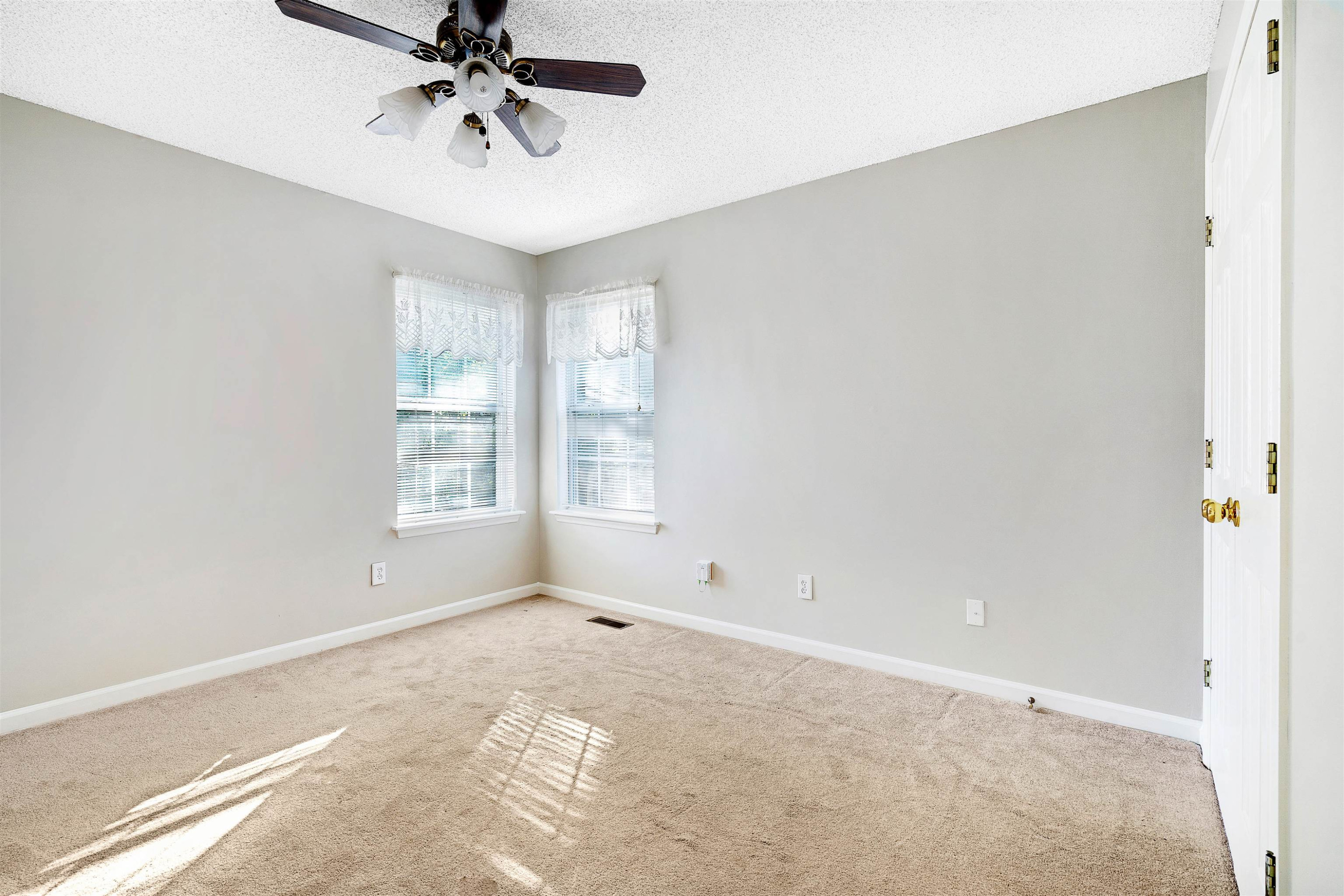 1121 Stoneferry Lane Raleigh, NC 27606 - Photo 27 of 38 Photo 27