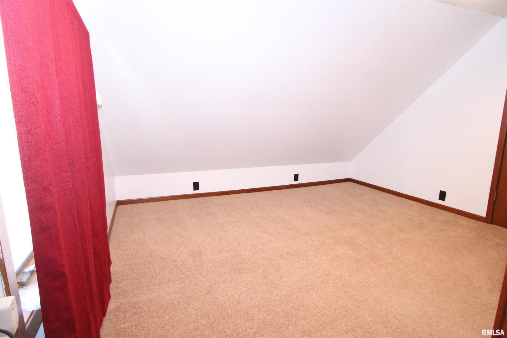 1316 Florence Avenue Clinton, IA 52732 - Photo 27 of 28