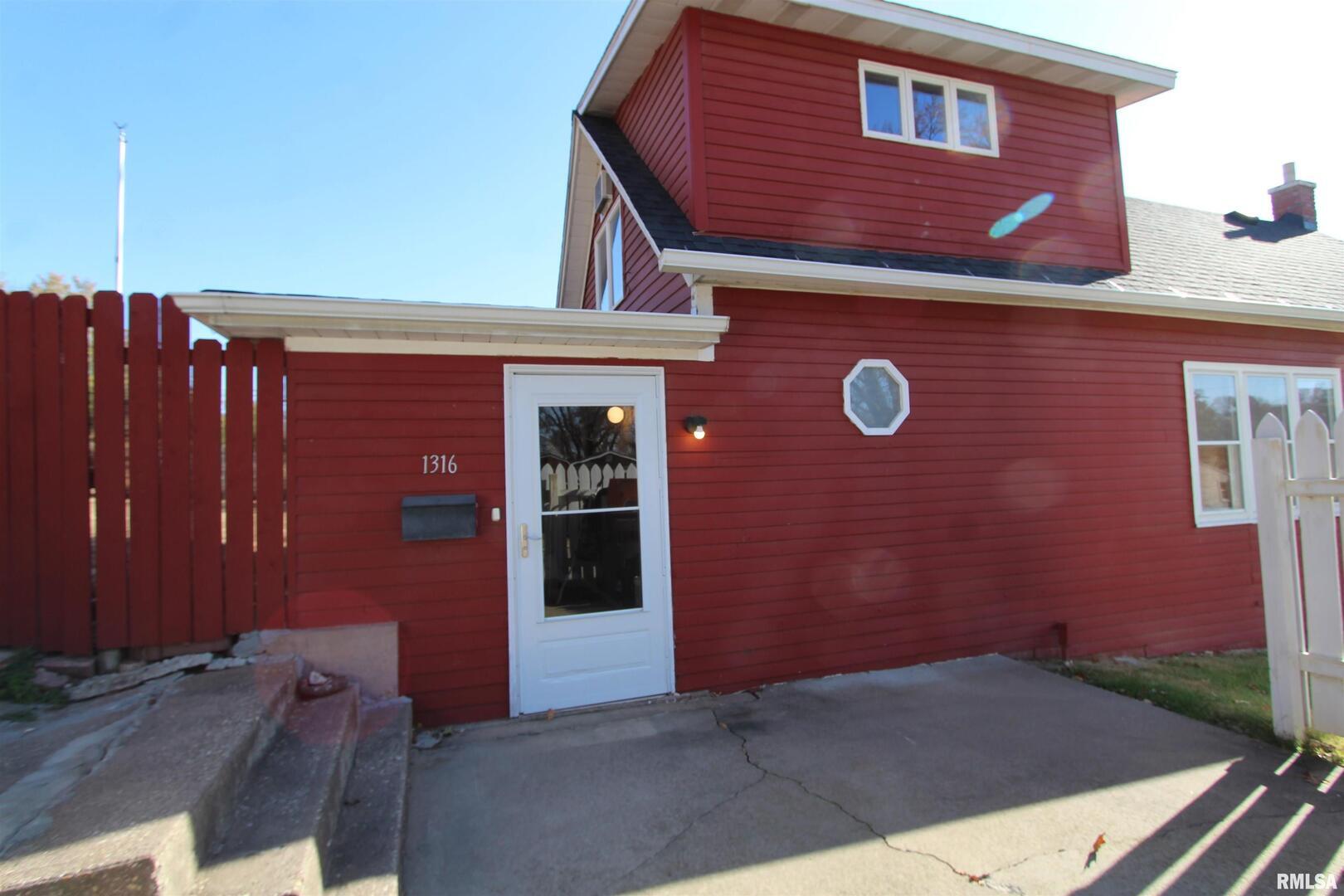 1316 Florence Avenue Clinton, IA 52732 - Photo 3 of 28