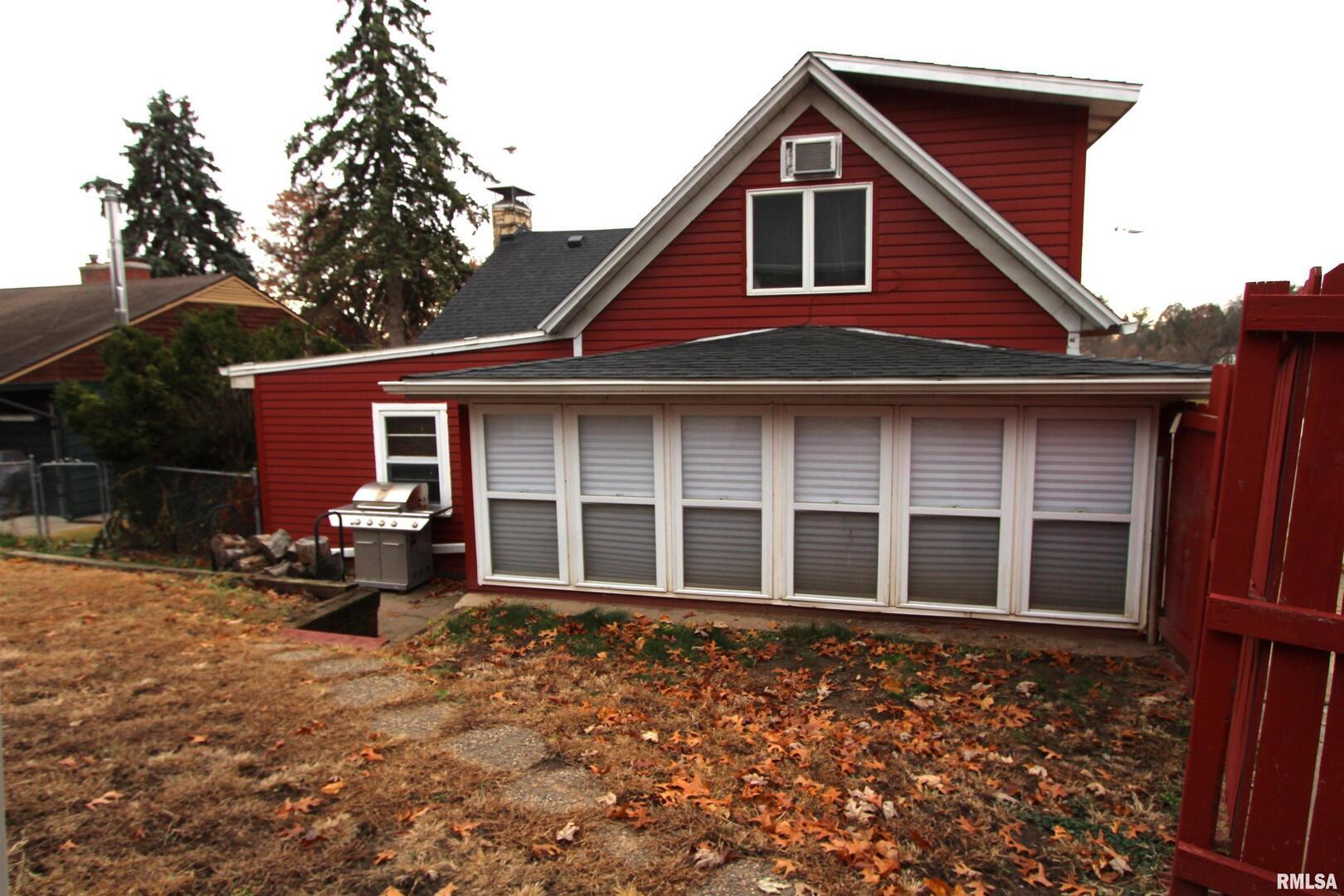 1316 Florence Avenue Clinton, IA 52732 - Photo 4 of 28