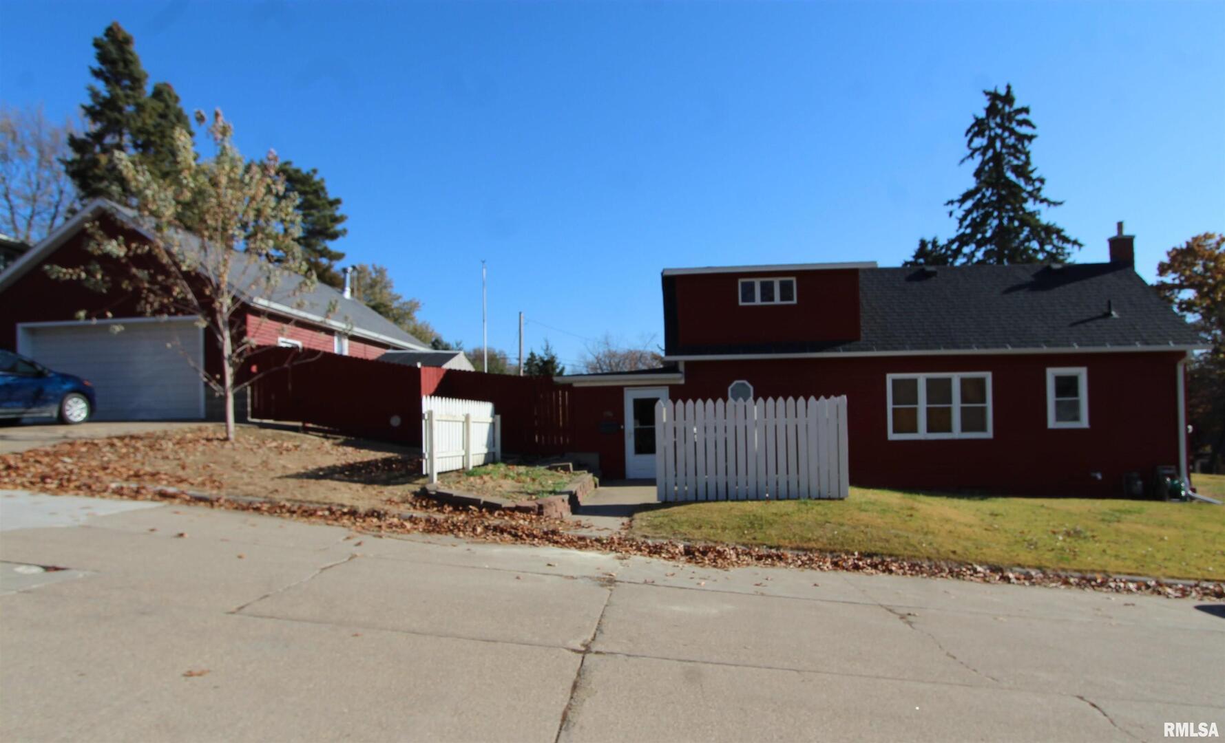 1316 Florence Avenue Clinton, IA 52732 - Photo 8 of 28