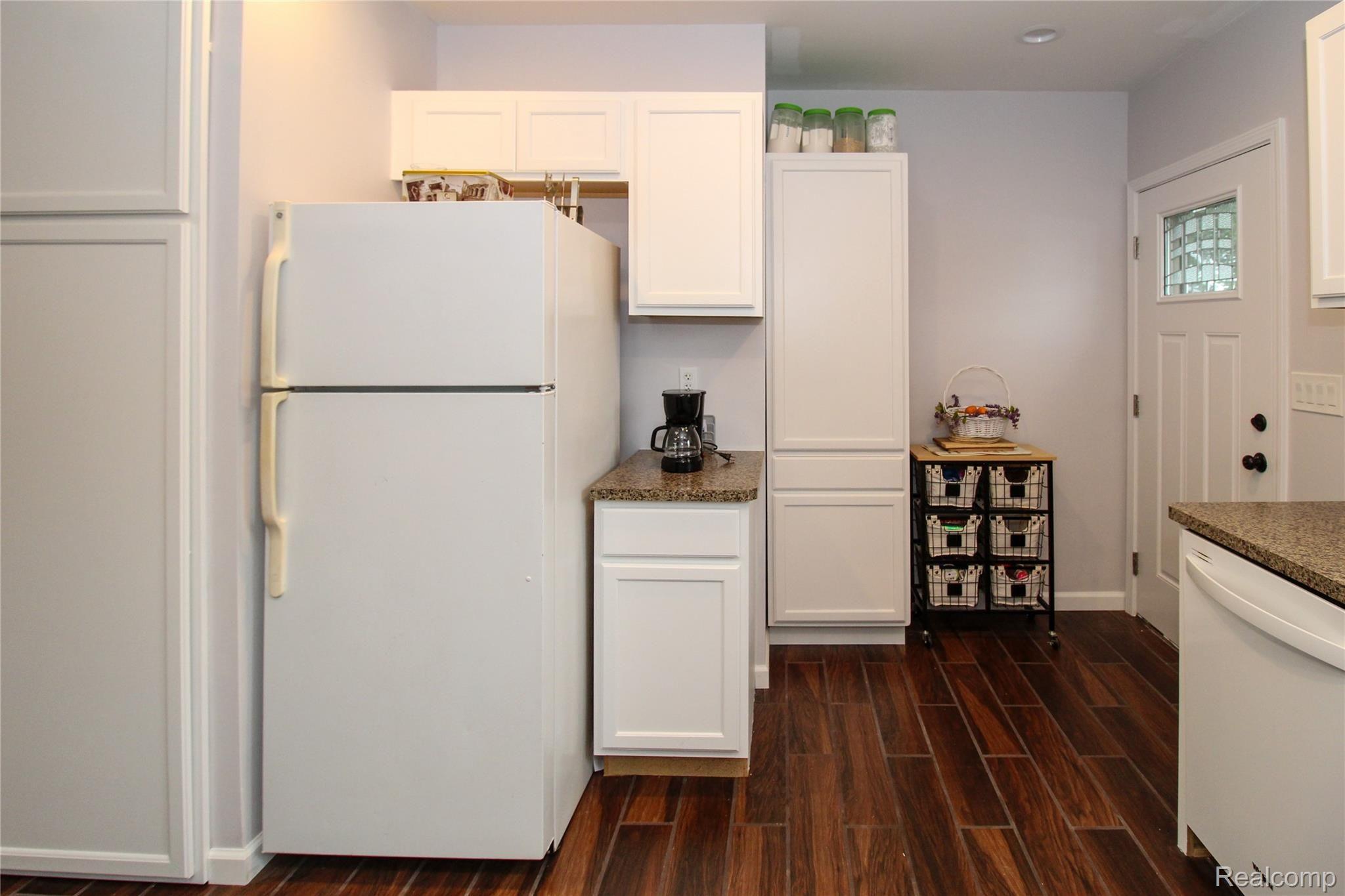 21773 Rausch Avenue Eastpointe, MI 48021 - Photo 12 of 27 Kitchen 3.jpg