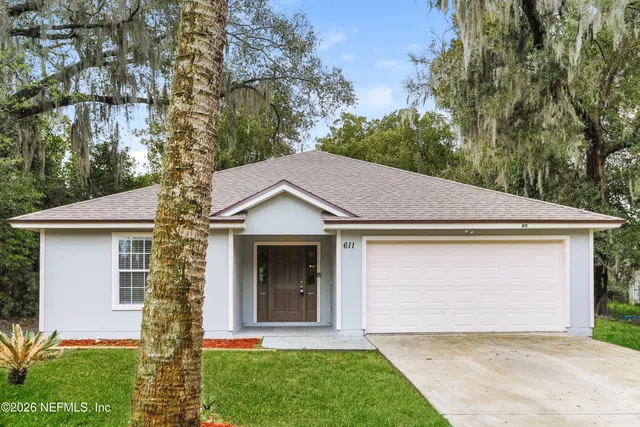 $1,915 | 611 Gum Street, Green Cove Springs, FL 32043