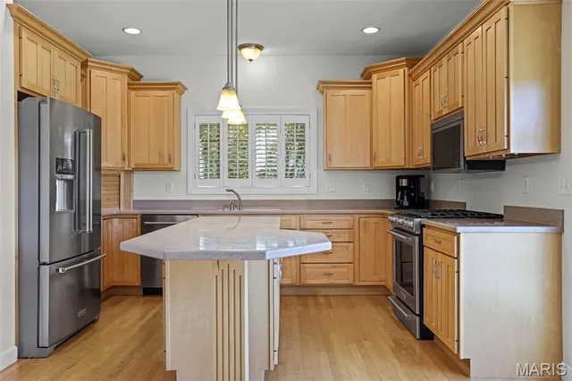 $865,000 | 109 Yorkshire Court, Troy, IL 62294