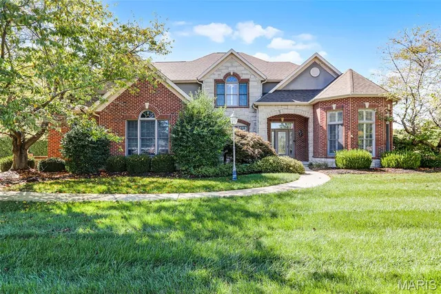 $865,000 | 109 Yorkshire Court, Troy, IL 62294