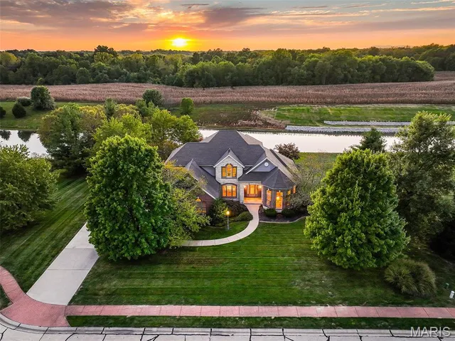 $865,000 | 109 Yorkshire Court, Troy, IL 62294