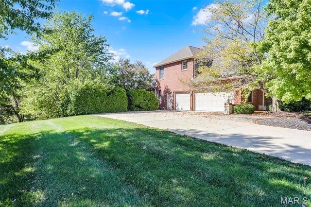 $865,000 | 109 Yorkshire Court, Troy, IL 62294