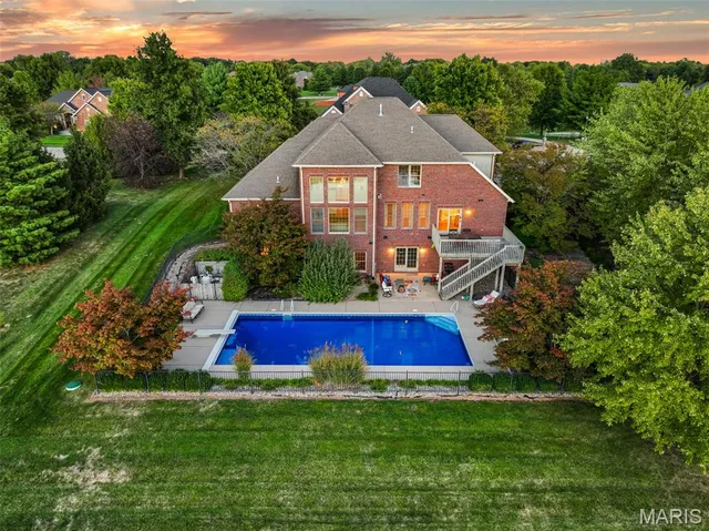 $865,000 | 109 Yorkshire Court, Troy, IL 62294