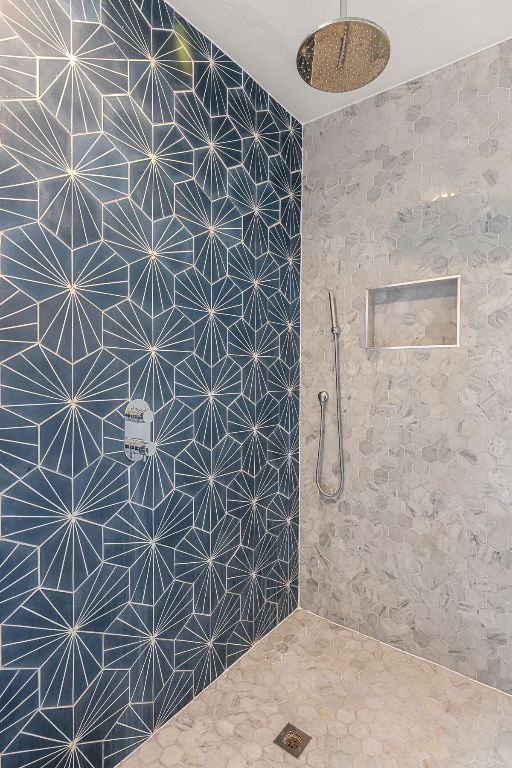 2137 Rivina Drive Austin, TX 78733 - Photo 16 of 39 Primary Bathroom with custom tile