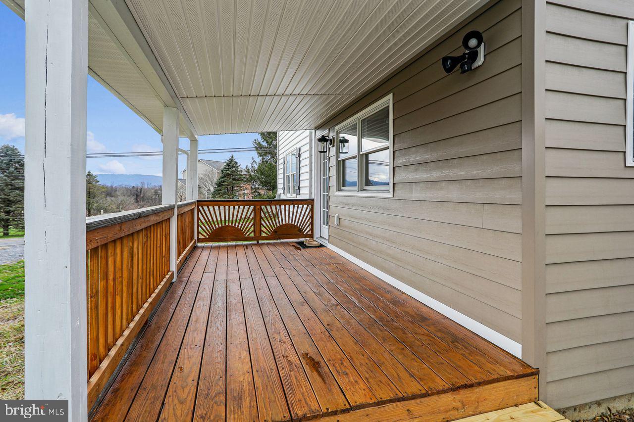19452 Garretts Mill Road Knoxville, MD 21758 - Photo 11 of 48 Side Porch