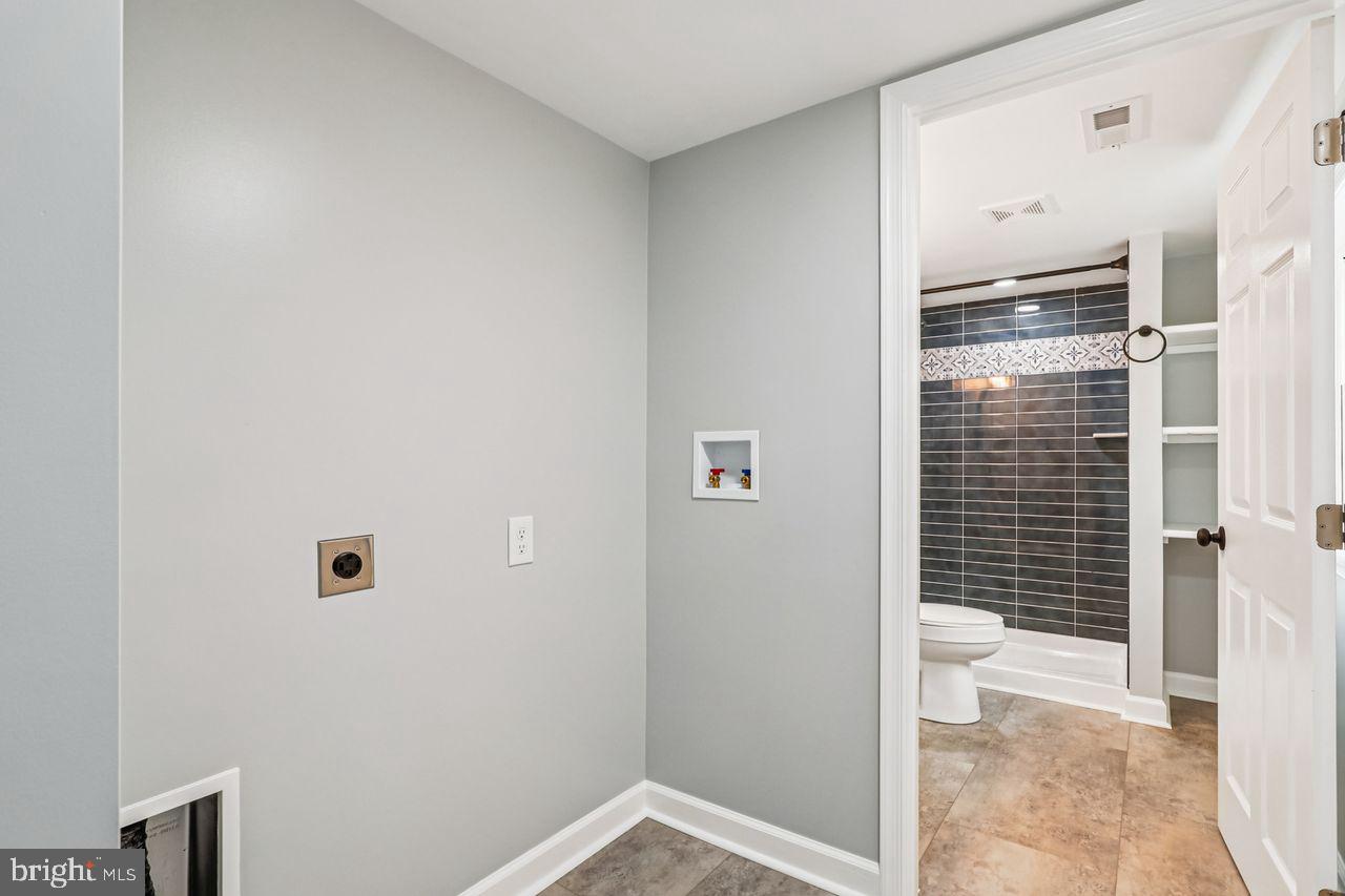 19452 Garretts Mill Road Knoxville, MD 21758 - Photo 20 of 48 Main Level Laundry Room